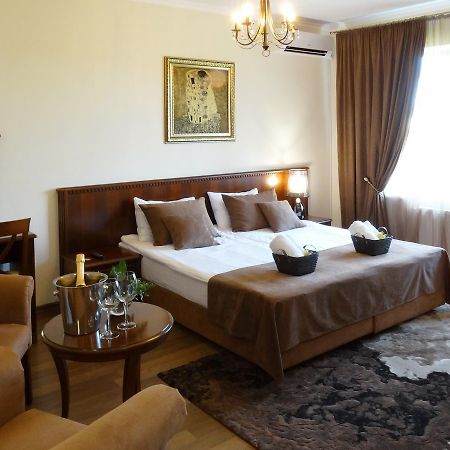 Henry Ford Mini Hotel Odessa Esterno foto