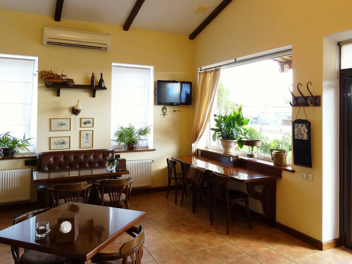 Henry Ford Mini Hotel Odessa Esterno foto