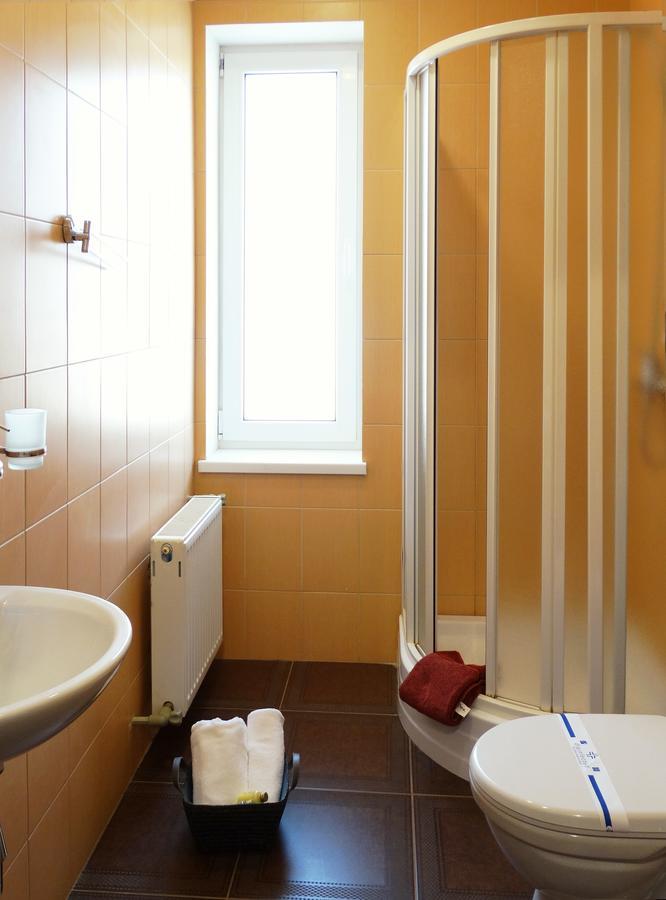 Henry Ford Mini Hotel Odessa Esterno foto