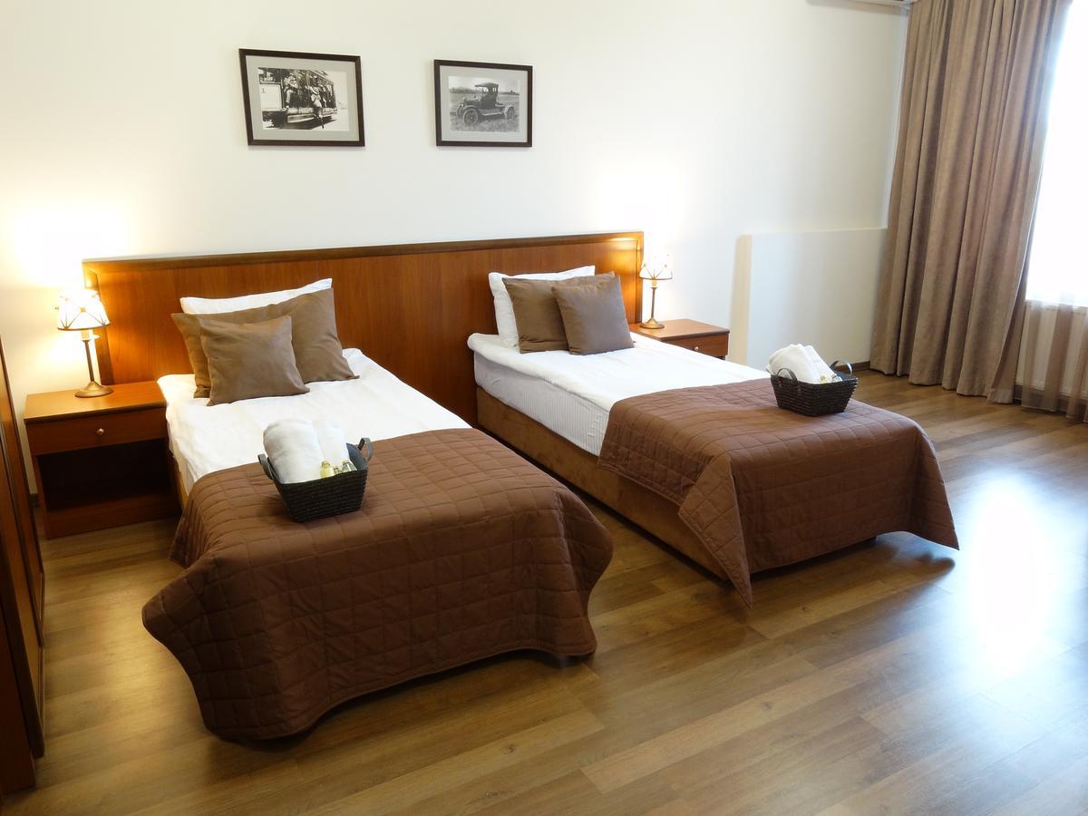 Henry Ford Mini Hotel Odessa Esterno foto