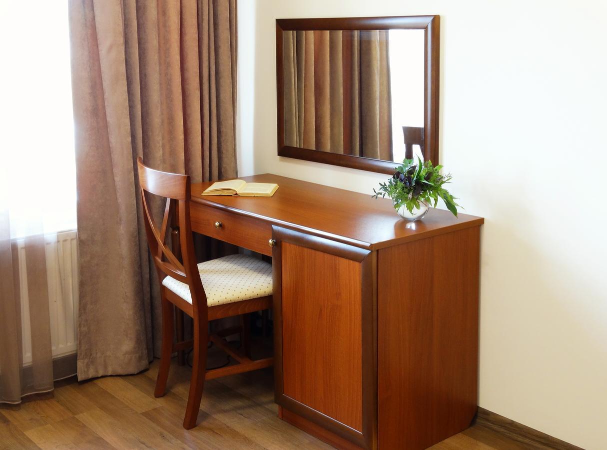 Henry Ford Mini Hotel Odessa Esterno foto